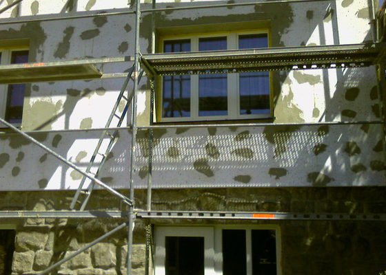Povrchové úpravy fasád včetně zateplení obvodového pláště budov podle tech.postupu Mystrál,Baumit,polyst,vata