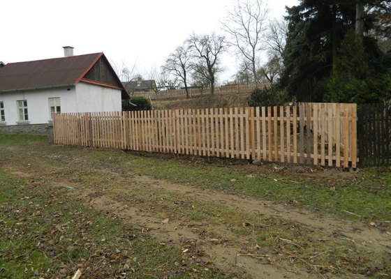 Dřevený chalupářský plot 