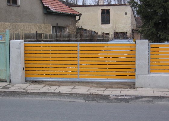 Výroba 9 ks plotových polí,branka a samonosné brány.