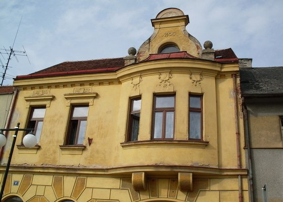 Rekonstrukce historické secesní fasády - Cukrárna v Mirovicích