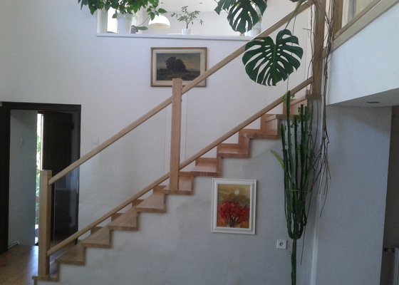 Obložení schodiště dřevem