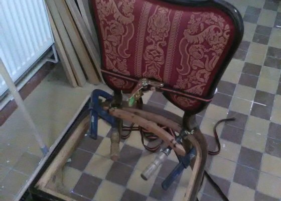 Oprava starých židlí