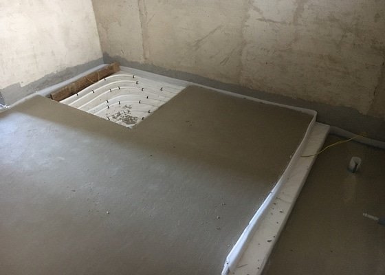 Litá betonová podlaha CEMFLOW CF25, novostavba RD.