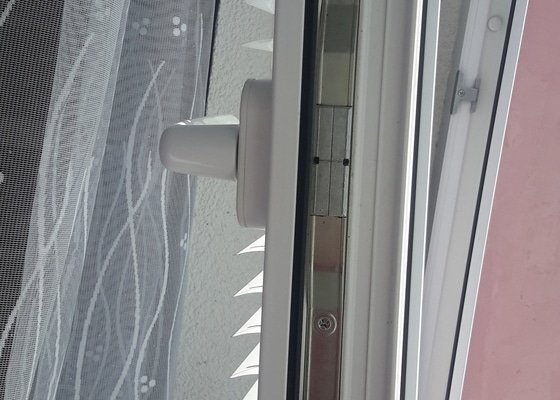 Oprava zavírání plastového okna zn.HOCO, mimo záruku, Hazlov