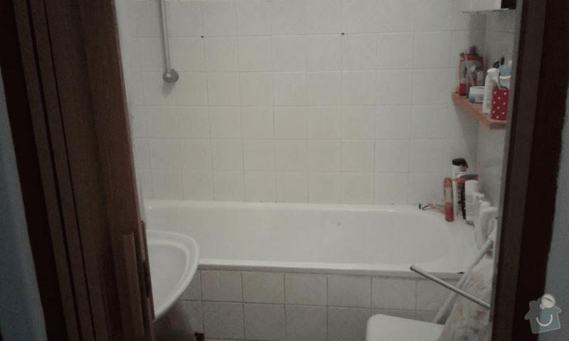 Přidání kachliček na stěny v koupelně.: koupelna