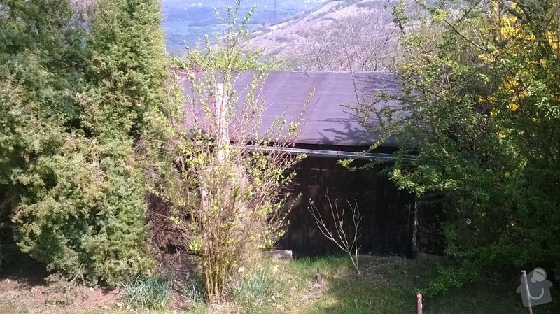 Stavba plotu a rekonstrukce zahradního domku: zahradní domek