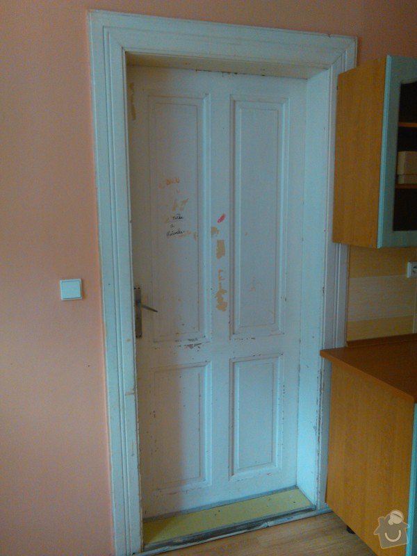 Odstranění starých zárubní: dveře do ložnice - vnější strana