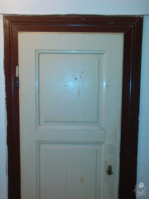 Odstranění starých zárubní: dveře do koupelny - vnější strana