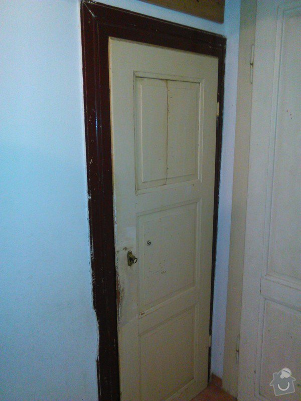 Odstranění starých zárubní: dveře od záchodu - vnější strana