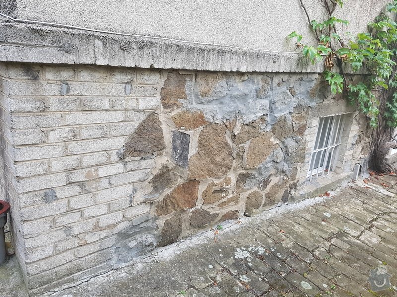 Renovace kamenné podezdívky domu: 20170827_084547_1_