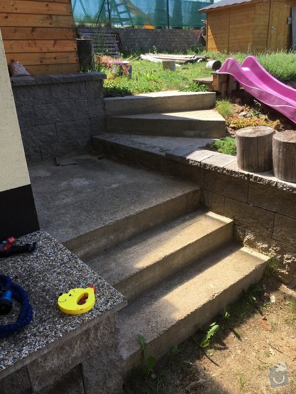 Pokládka kamenného koberce na venkovní schody.: IMG_7239