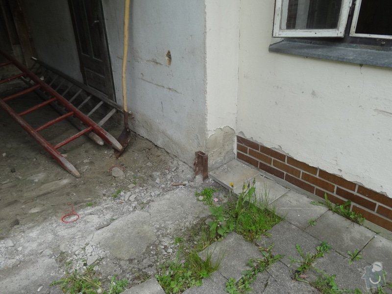 Podřezání domu a vložení izolace.: DSC07911