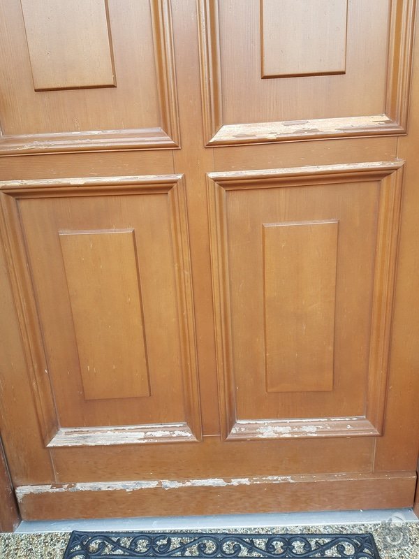Renovace vchodových dveří - oprava laku : 20170915_081610_resized