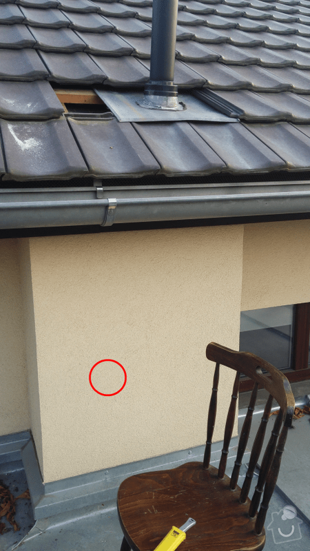 Jádrové vrtání stěny pro větrací otvory: Foceno ze střechy garáze.