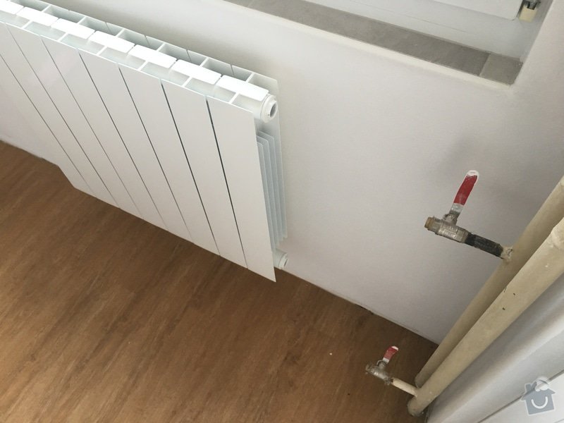 Připojení 4 radiátorů ke stoupačkám v panelovém bytě.: IMG_0871