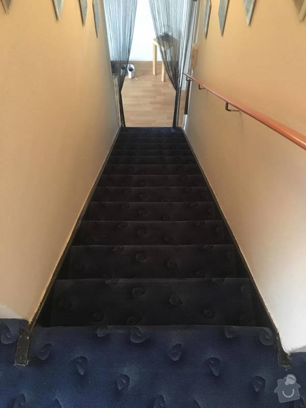 Pokládka plovoucí podlahy a obložení schodů: schody, pohled shora
