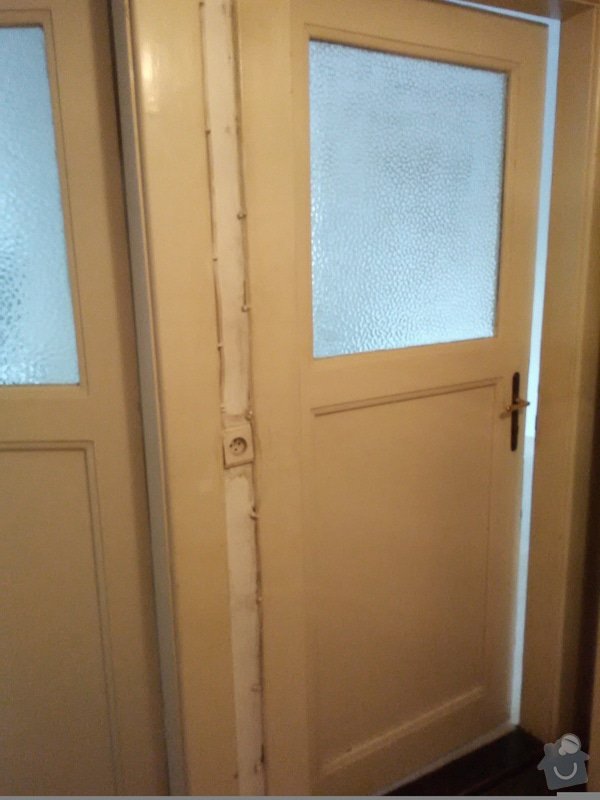 Rekonstrukce bytu bez elektřiny: dveře 1 a 2. místnost