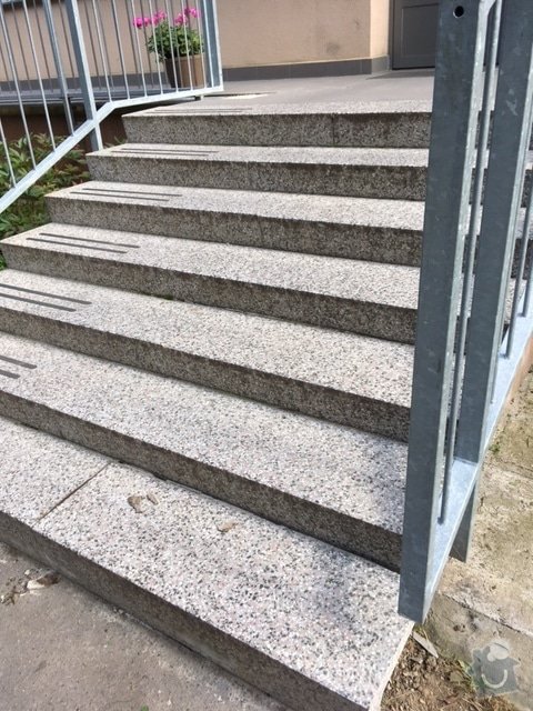 Oprava schodů a dlažby: IMG_4553