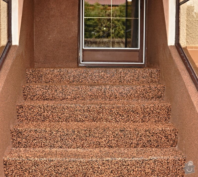 Kamenný koberec schody: schody