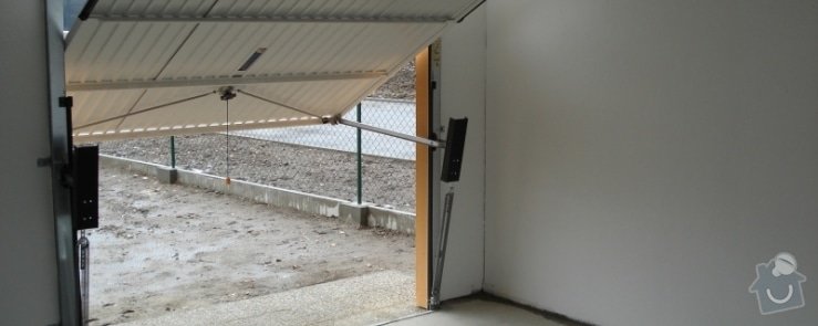 Dodání a montáž výklopných garážových vrat: DSC05434