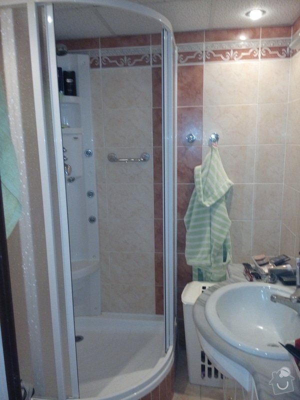 Rekonstrukce koupelny a WC v paneláku: sprchový kout