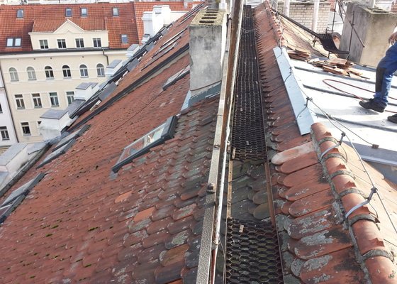 Oprava strechy cinzovni dum Praha 7