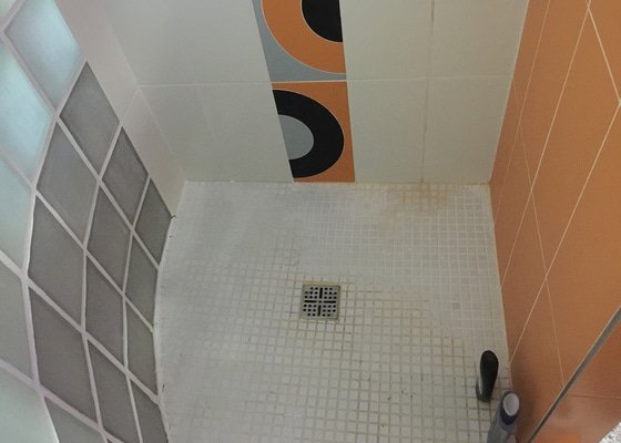Obklad sprchového koutu + výměna žlabu
