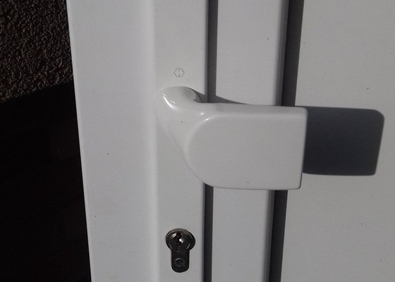 Vymena bezpecnostni vlozky v PVC vstupnich dveri do domu