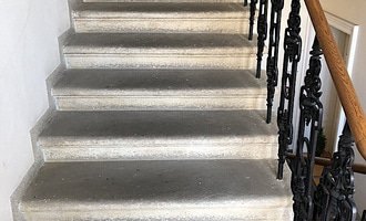 Broušení a impregnace žulových schodů - stav před realizací