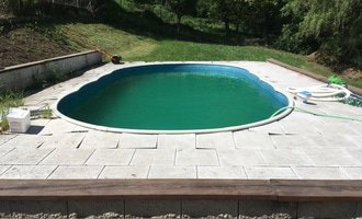 Oprava dlažby u bazénu - stav před realizací
