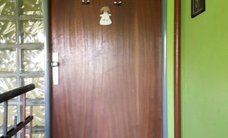 Bezpečnostní dveře do bytu - stav před realizací