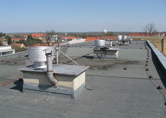 Rekonstrukce střechy s izolací - cca 400M - stav před realizací