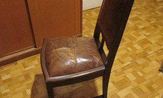 Oprava 6 ks židlí - jídelna zn. Gerstl z počátku 20.století - stav před realizací