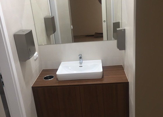 Rekonstrukce toalet na objektu Krakovská 7