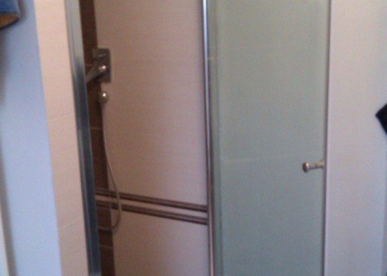 Instalace dveří do sprchového koutu