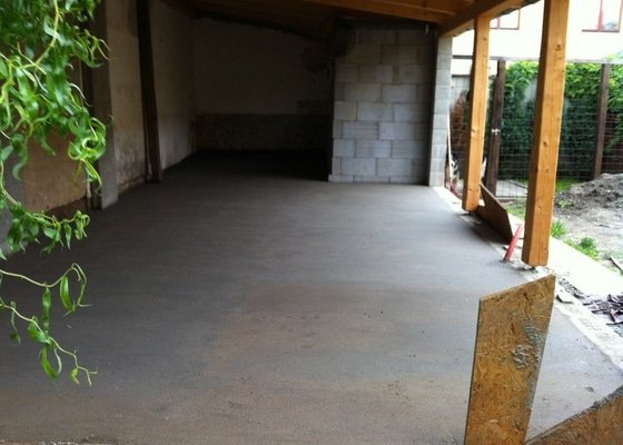 Vybetonovani podlahy v garazi