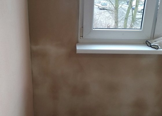 Malba pokojů (2) s opravou štuku (2-3m2) a obnova ostění u 2 oken