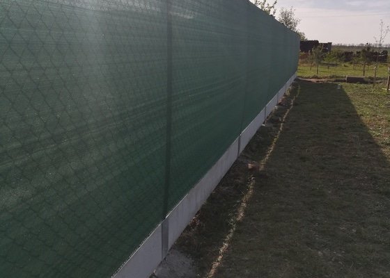 Montáž plotu z pletiva