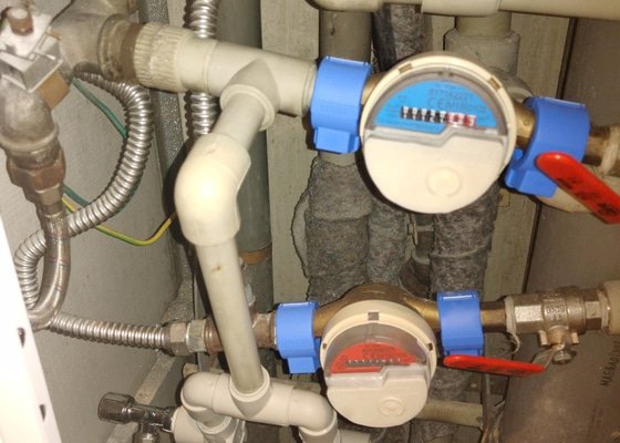 Stupačky výměna hadice od pračky a WC, případně vyvedení ventilů