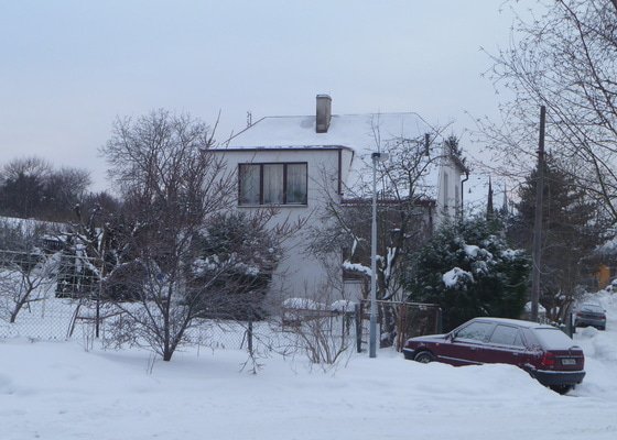 Rekonstrukce střešní krytiny - plech,cca 15-20m na rodinném domku, sklon 30°