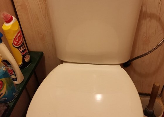 Výměna starého(havarijní stav) WC za nové, včetně připojeni vysokotlaké hadice na vodovod.