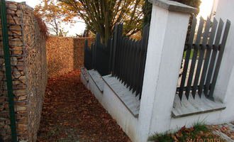 Oprava podezdívky plotu - stav před realizací