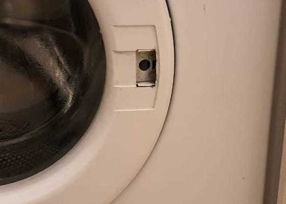 Oprava otvírání pračky Whirlpool
