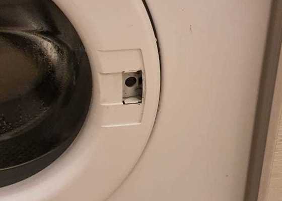 Oprava otvírání pračky Whirlpool