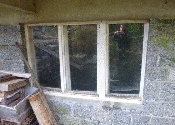 Repase 3 drevenych spaletovych oken + jedny vchodove dvere