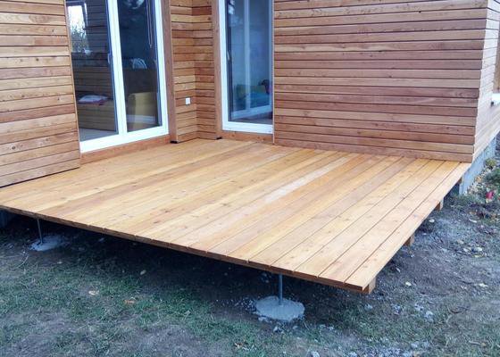 Montáž dřevěné terasy u domu