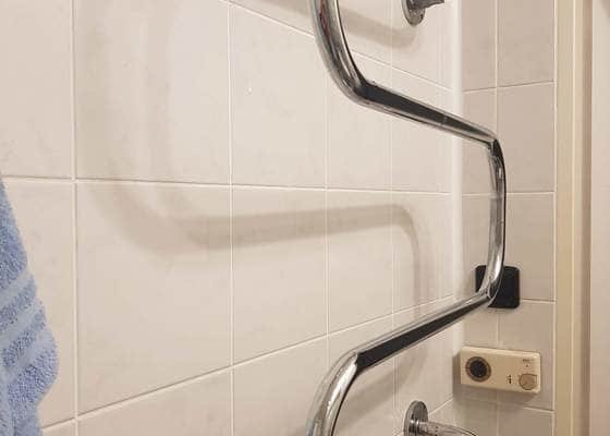 Výměna ventilátorů na WC a v koupelně, izolazce podhledů, odstranění el.topení v koupelně