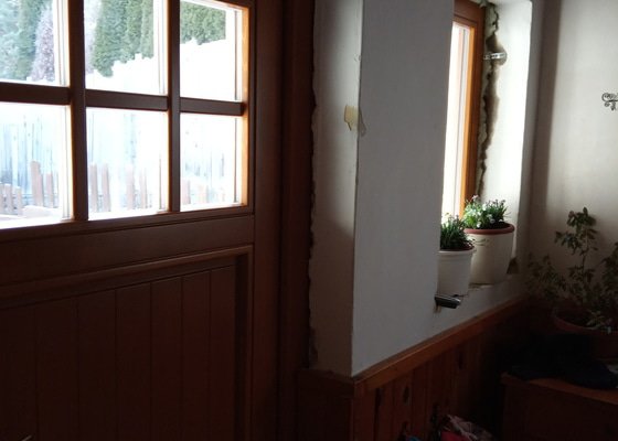 Zednické zapravení vchodovych dveri, okna, vymalování, pokladání dlazby