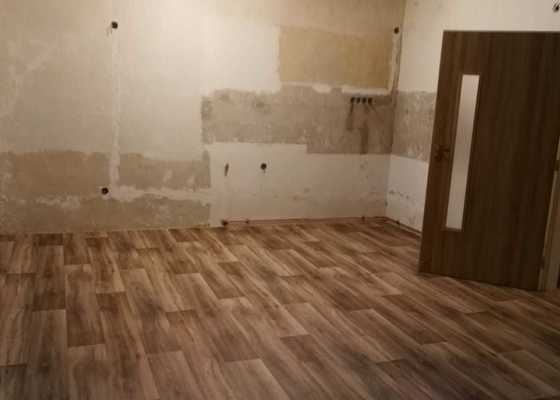 Srovnání betonové podlahy (podklad pod PVC) 7m2 v bytě