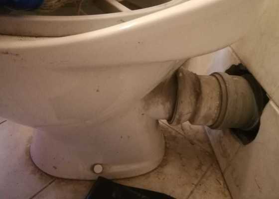 Výměna úklidové výlevky za záchodovou mísu kombi